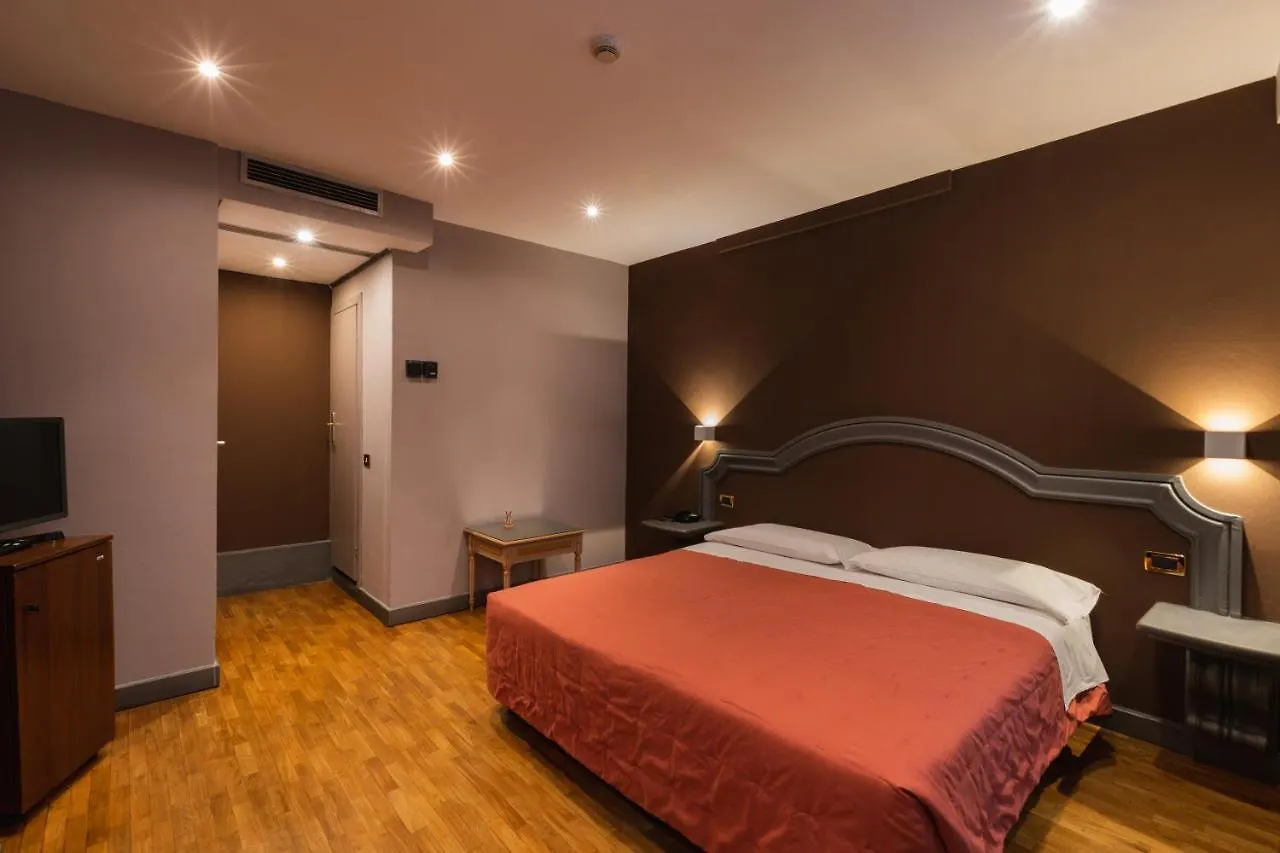 ***  Hotel Unicorno Флоренция Италия