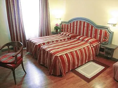 Hotel Unicorno Флоренция Италия